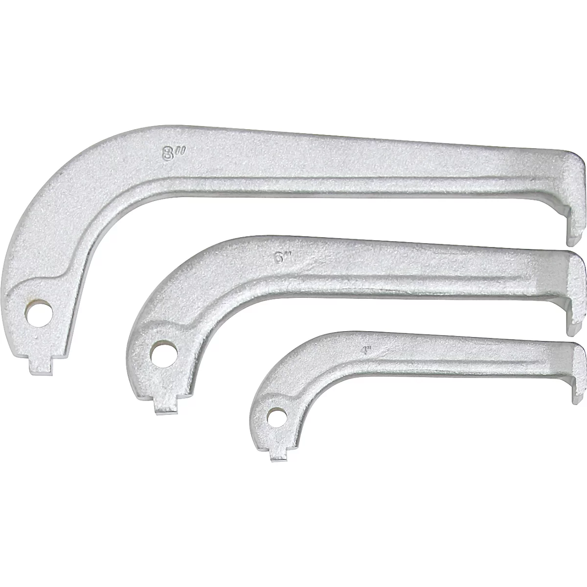 Drei unterschiedlich große, silberfarbene Hakenschlüssel, die leicht gebogen sind. Auf einem Schlüssel steht die Zahl 8".